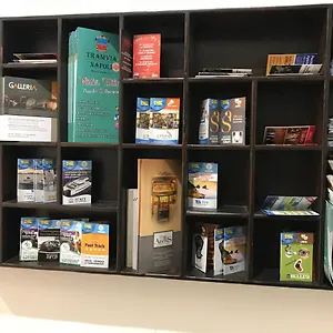 Panzió International, Nápoly